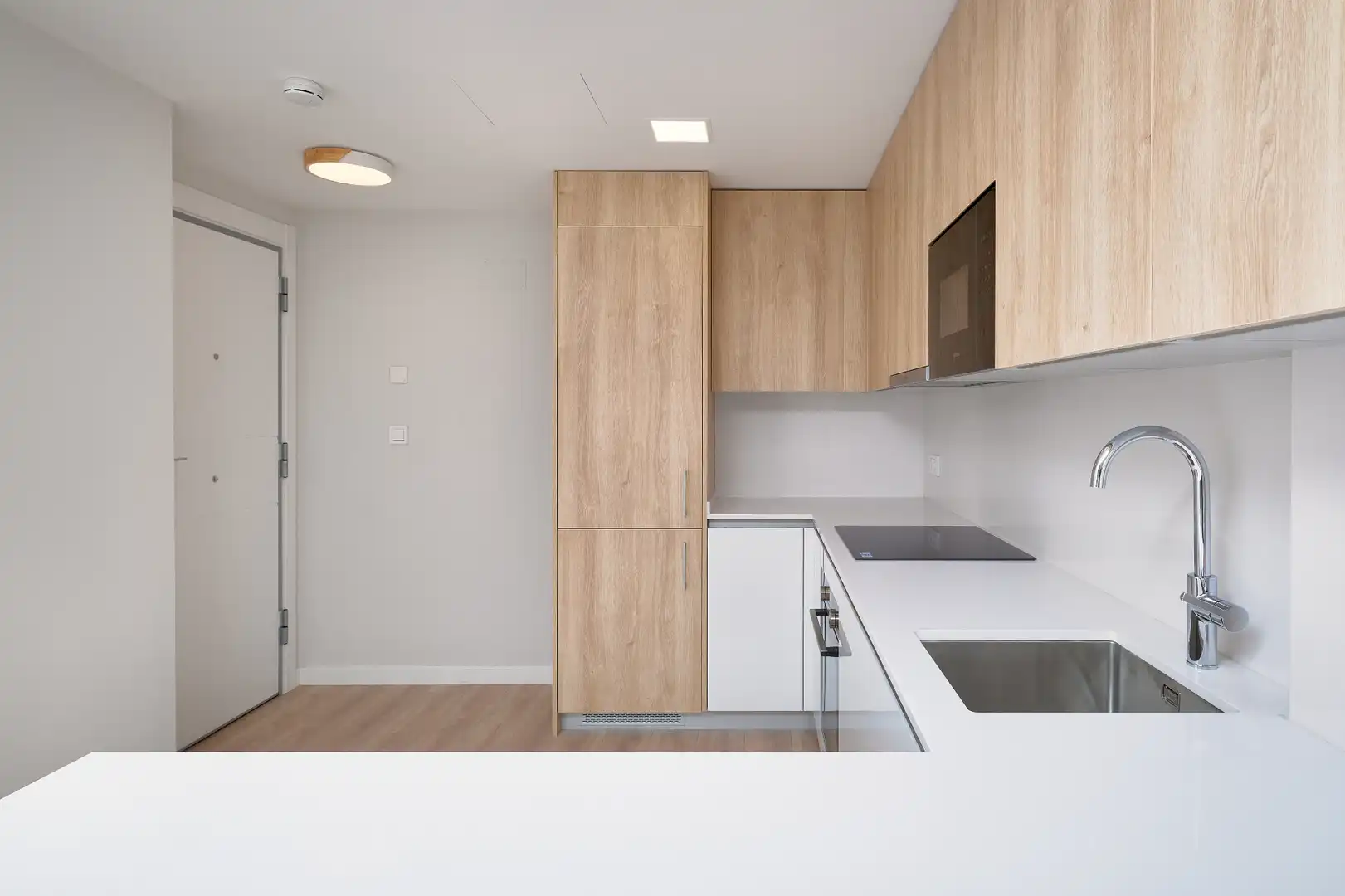 Küche von Wohnung zur Miete in Madrid mit Klimaanlage, Terrasse und Abstellraum