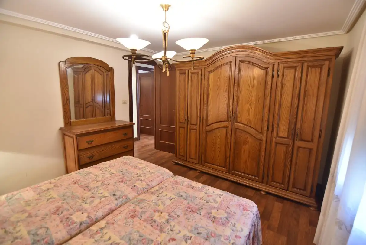 Schlafzimmer von Wohnung zum Verkauf in Bergara mit Heizung, Möbliert und Balkon