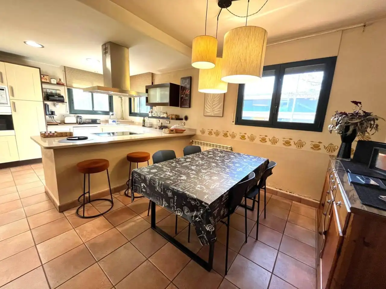 Cocina de Casa o chalet en venta en Girona con Calefacción, Jardín privado y Terraza