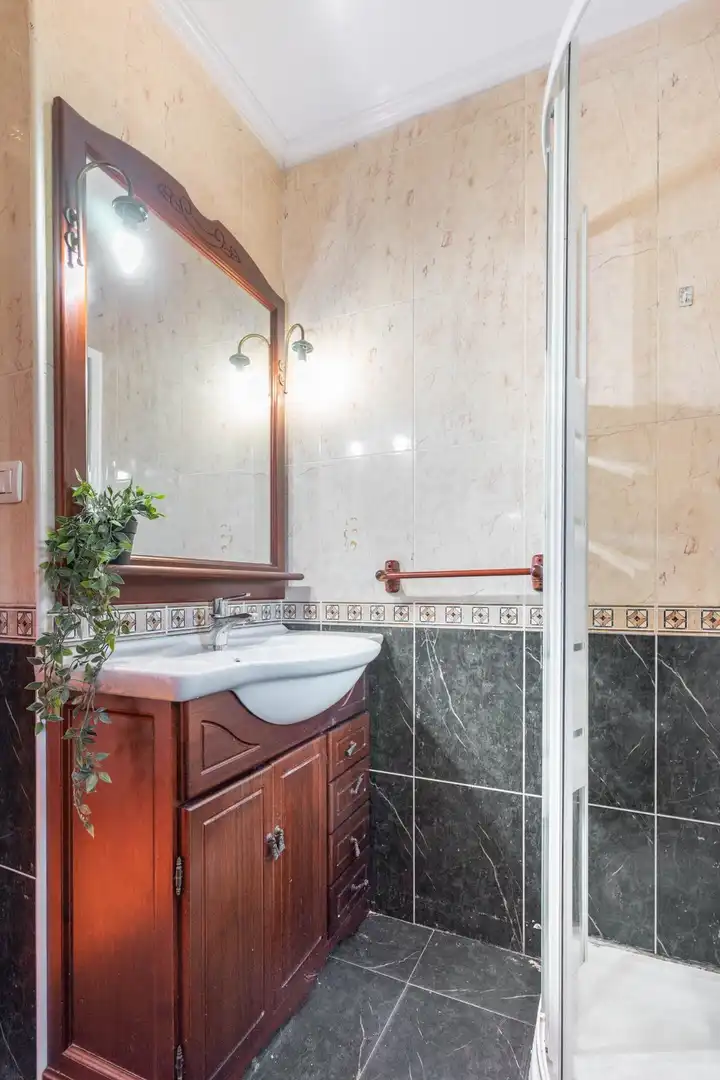 Bathroom of Flat for sale in Avilés  with Heating and Storage room