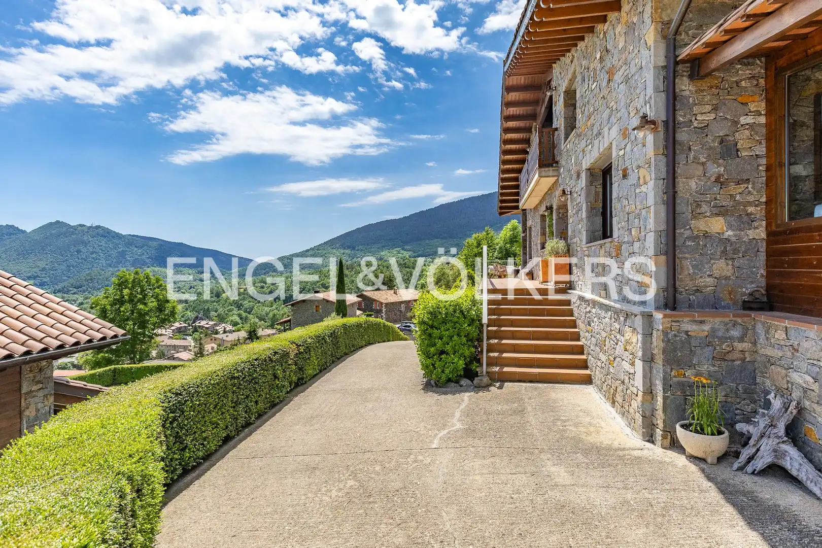Vista exterior de Casa o xalet en venda en Llanars amb Calefacció, Jardí privat i Parquet