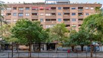 Vista exterior de Pis en venda en  Granada Capital amb Calefacció, Parquet i Terrassa