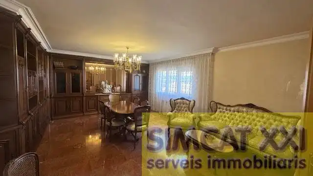 Dining room of Houses for sale in Figueres  with Air Conditioner, Heating and Terrace