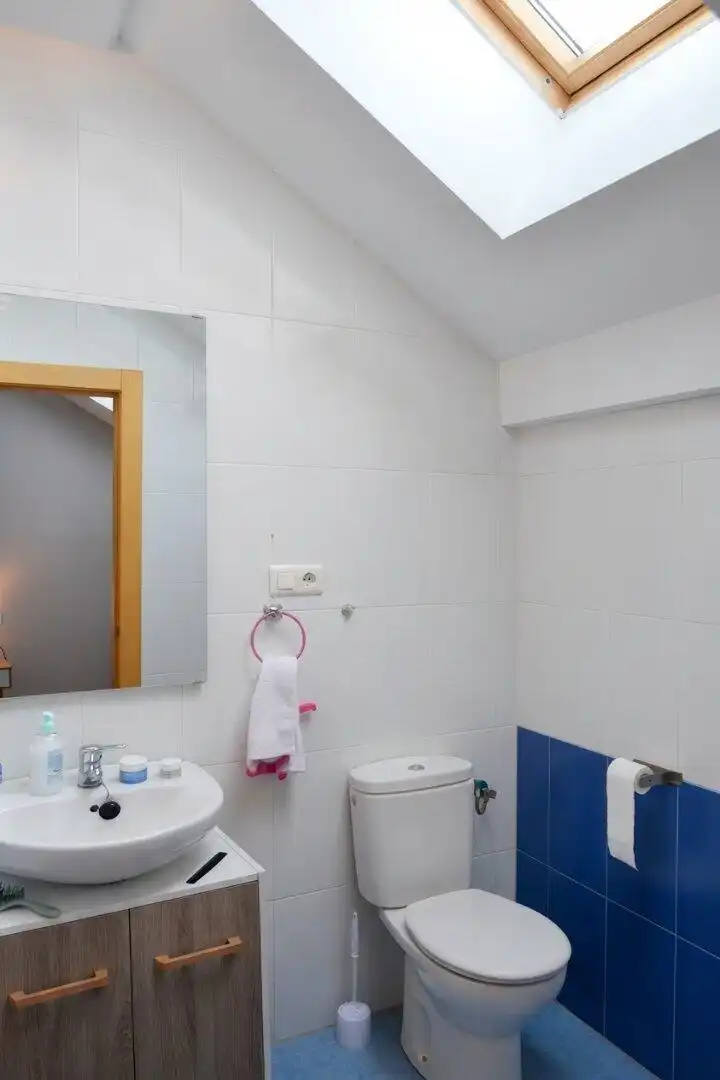 Bathroom of Houses for sale in Valdefresno, León