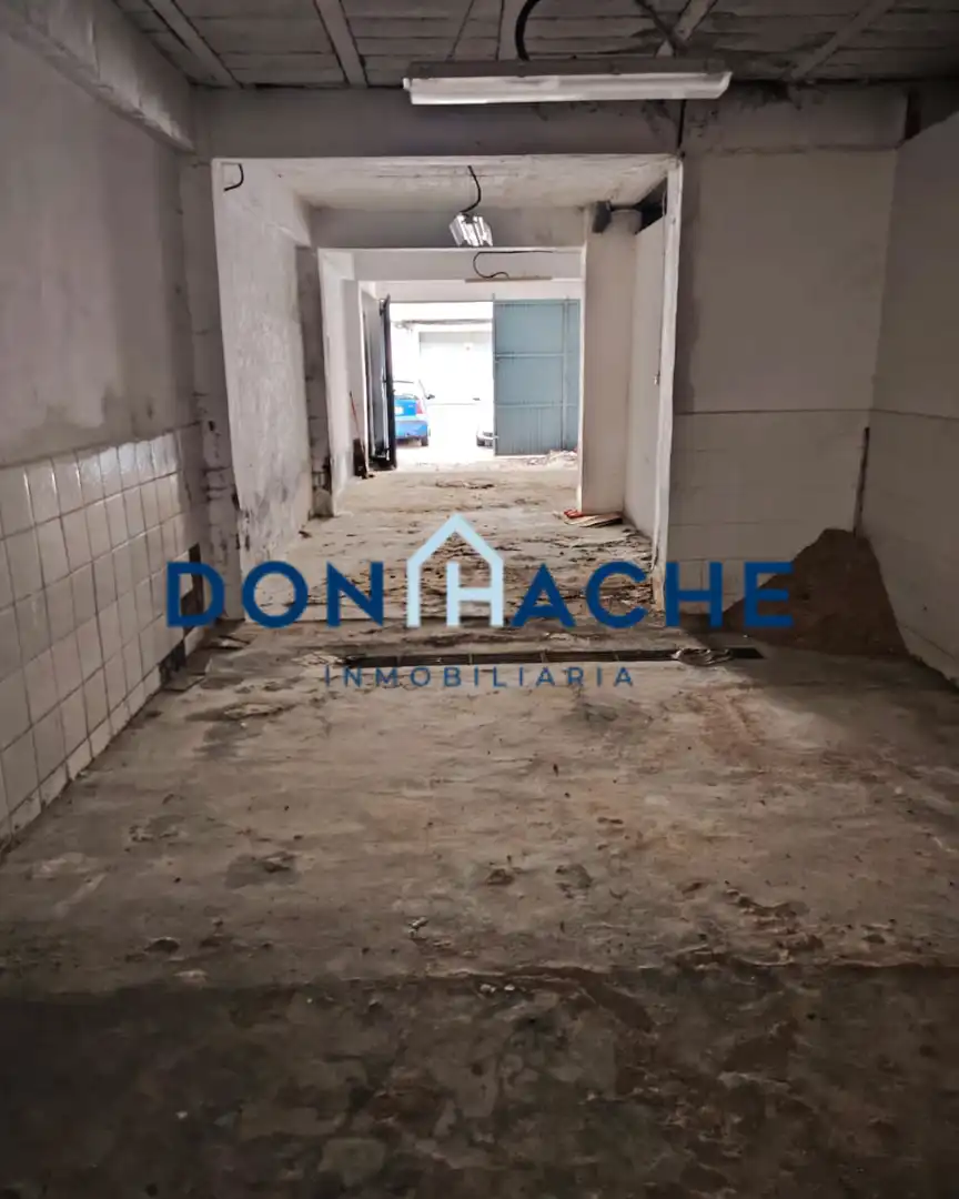 Local comercial en venda a Este, imagen 3