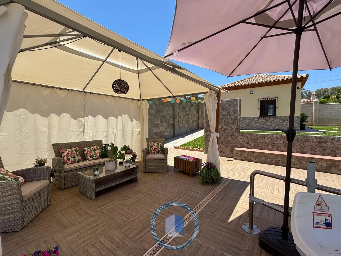 Terrassa de Casa o xalet en venda en Alcalá de Guadaira amb Piscina