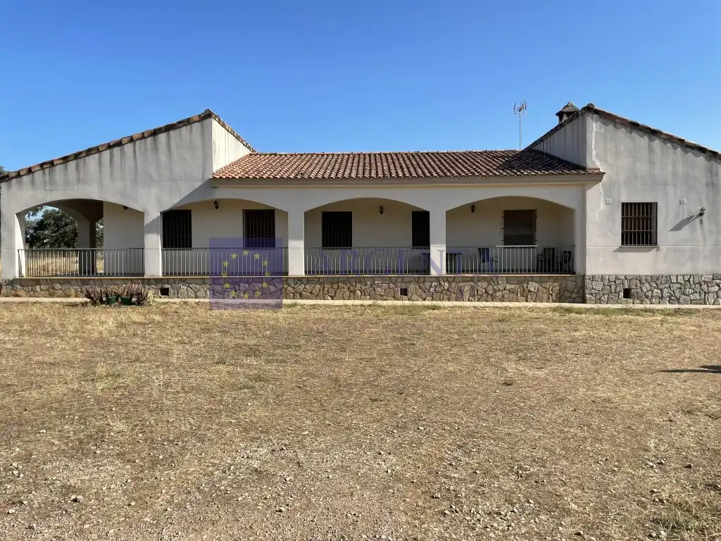 Xalet amb piscina en venda a Casar de Cáceres, imagen 3