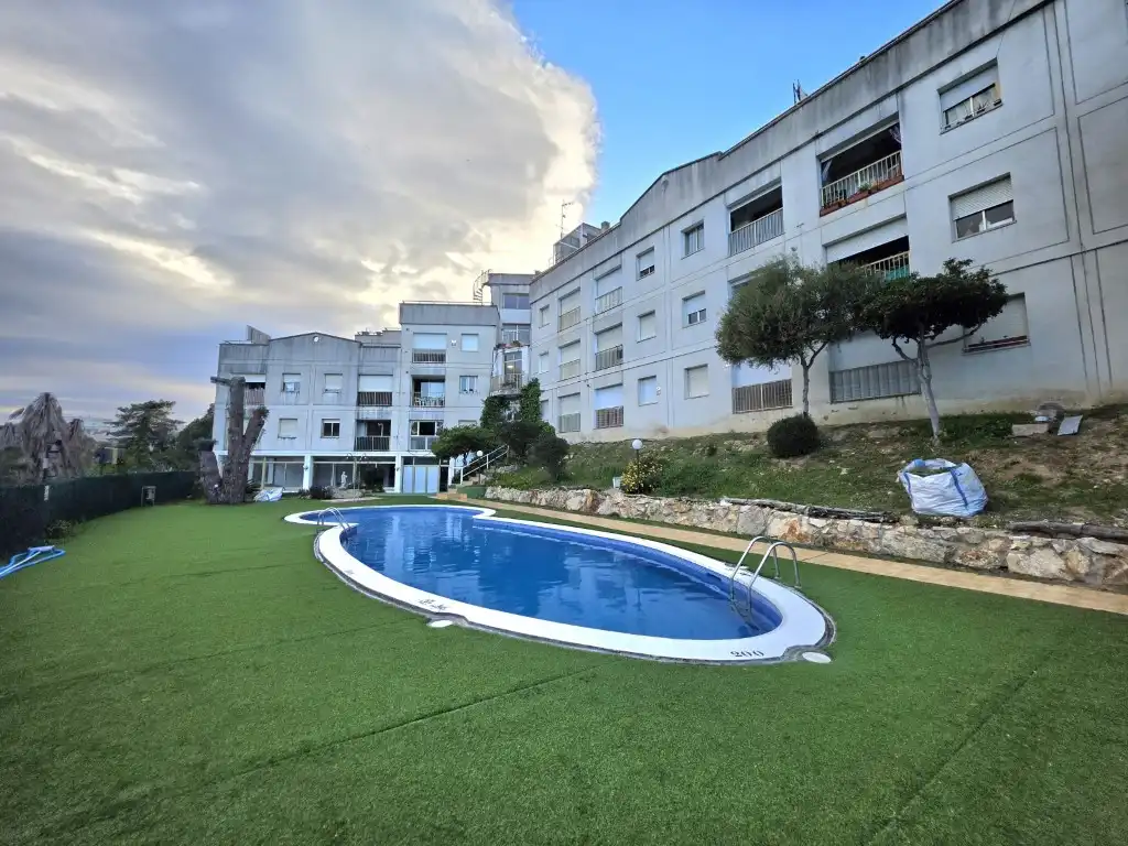 Schwimmbecken von Wohnungen zum Verkauf in Lloret de Mar