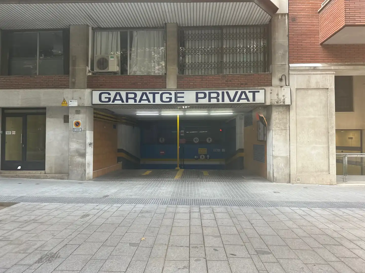 Parcheggio con ascensore in vendita a Carrer de Rocafort 112, imagen 7