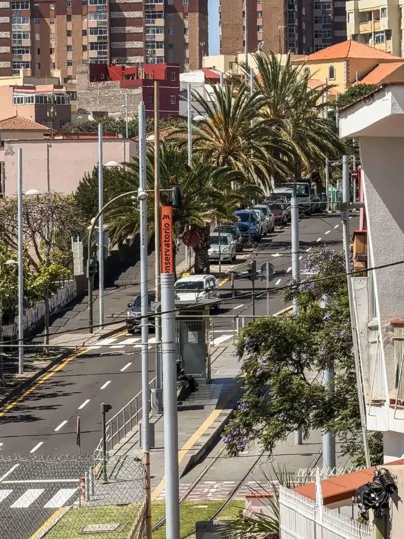 Vista exterior de Local en venda en Santa Cruz de Tenerife amb Aire condicionat i Moblat