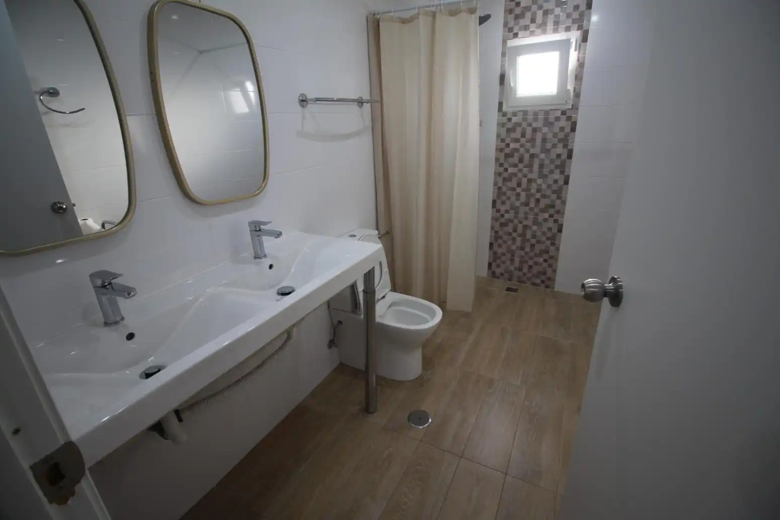 Baño de Casa o chalet de alquiler en La Garrovilla  con Aire acondicionado y Parquet