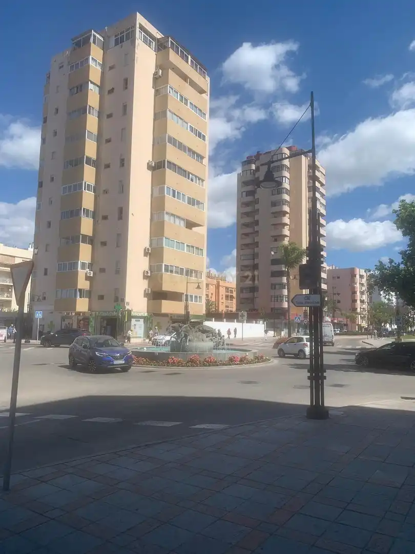 Local comercial en venda a AV RAMON Y CAJAL 17 EDF PAULI FUENGIROLA (MÁLAGA) N. 1/2/3/4 Ed. Pauli, imagen 7