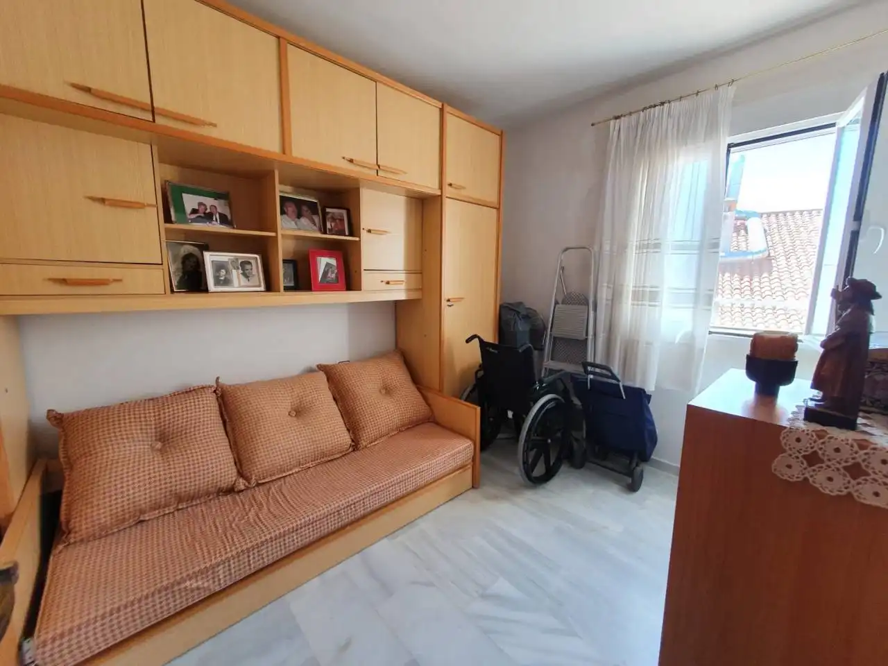 Dormitori de Pis en venda en Baza amb Aire condicionat, Terrassa i Moblat