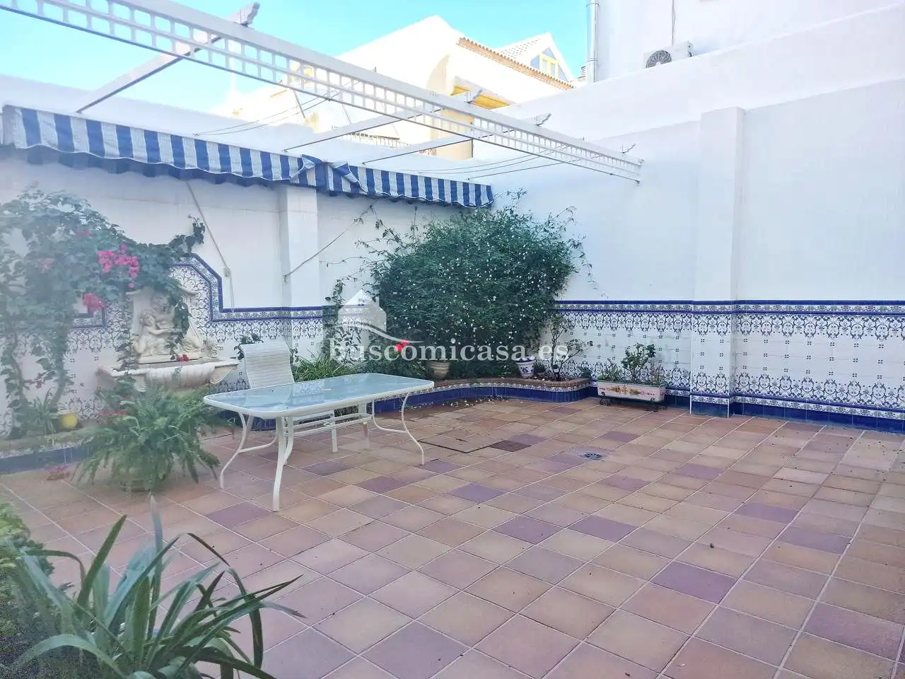 Terrassa de Casa adosada en venda en Torredelcampo amb Aire condicionat, Calefacció i Jardí privat