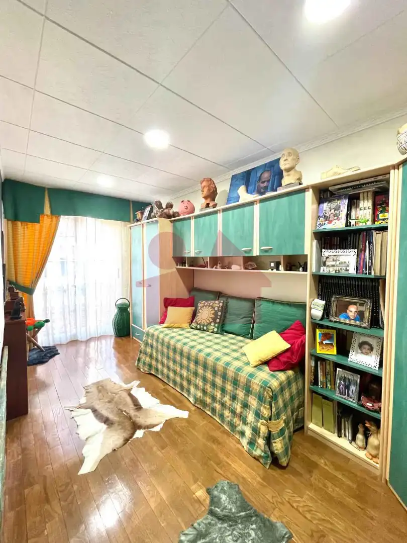 Habitación de Casa adosada en venta en Mollet del Vallès con Aire acondicionado, Calefacción y Jardín privado