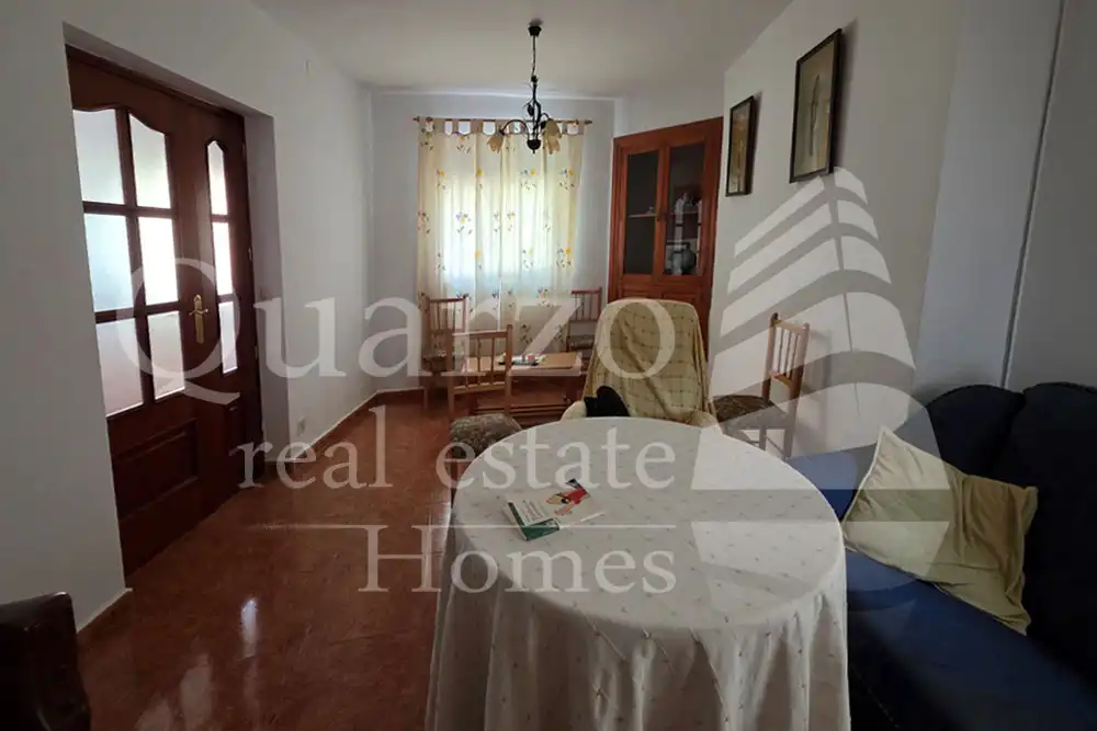 Sala d'estar de Casa adosada en venda en Madrigalejo amb Calefacció i Moblat