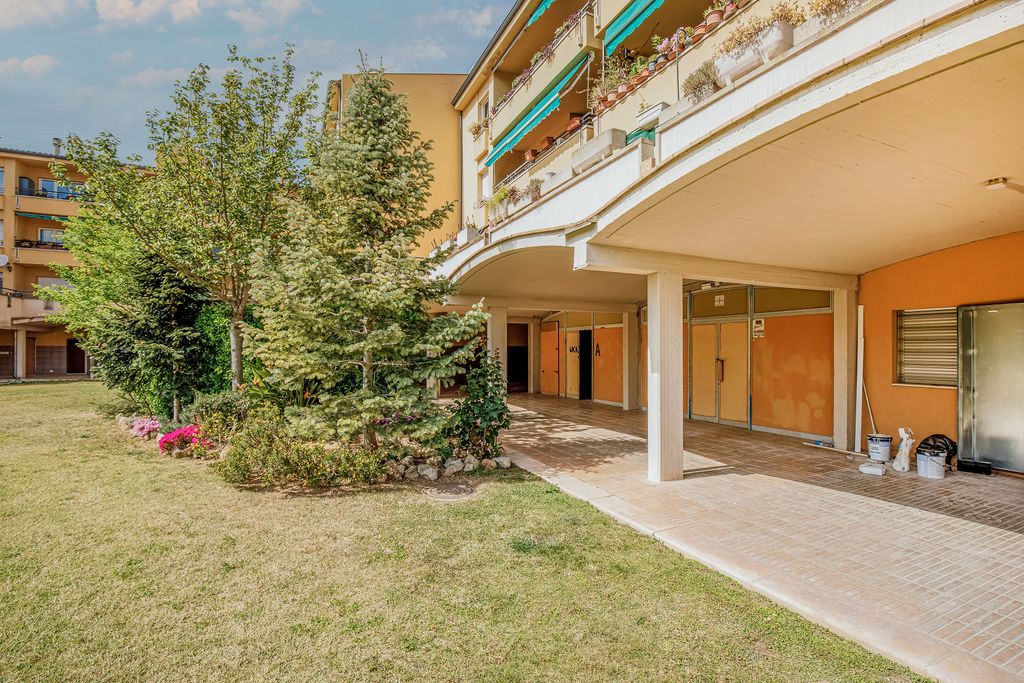 Vista exterior de Pis en venda en Girona Capital