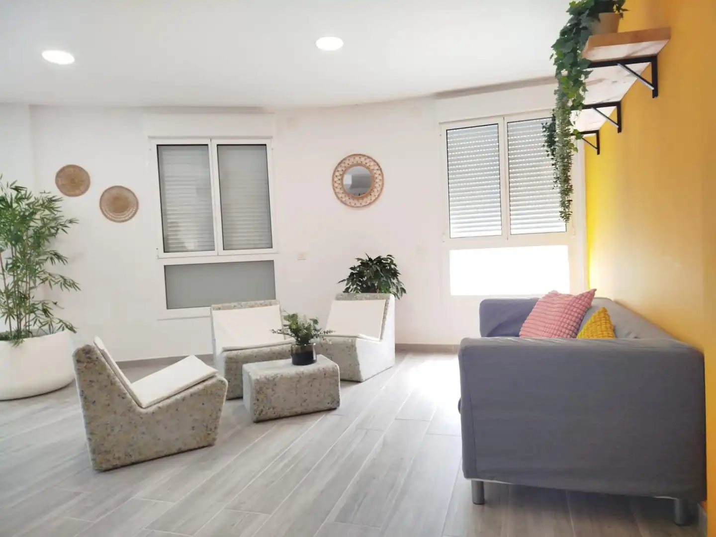 Sala d'estar de Estudi de lloguer en Las Palmas de Gran Canaria amb Moblat