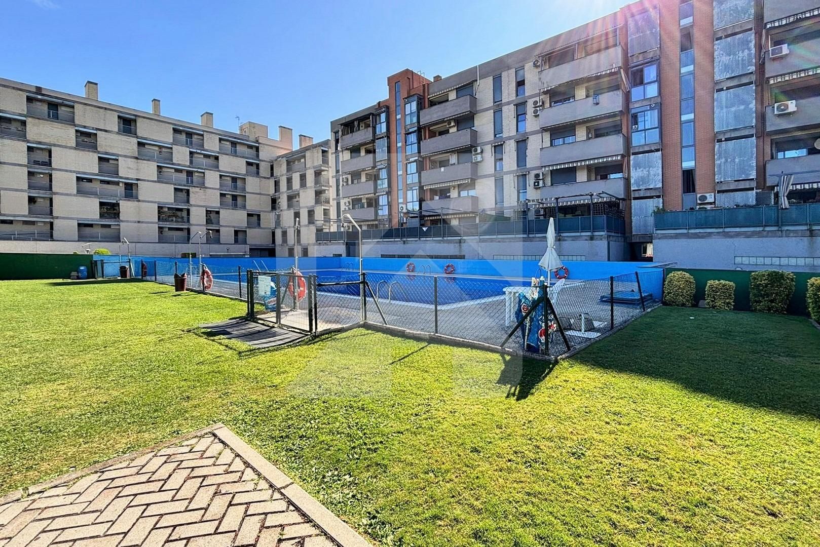 Vista exterior de Pis en venda en Valdemoro amb Calefacció, Jardí privat i Traster