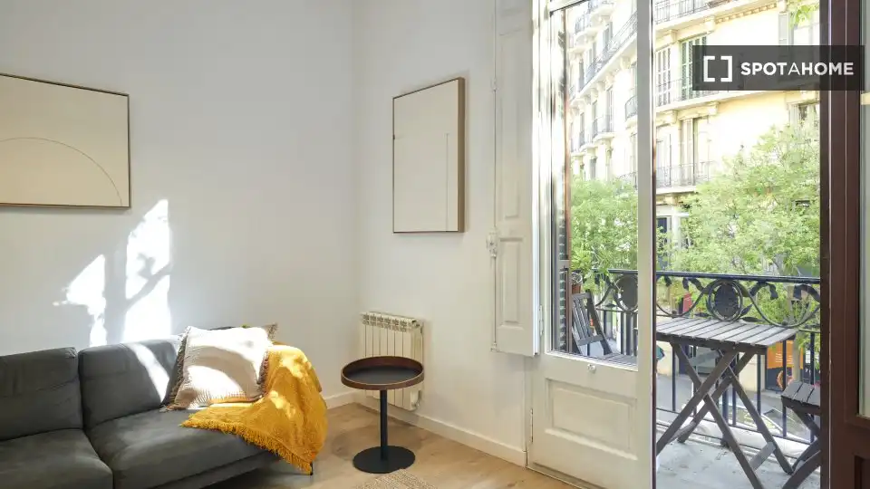 Appartamento con terrazza in affitto a Eixample, imagen 3