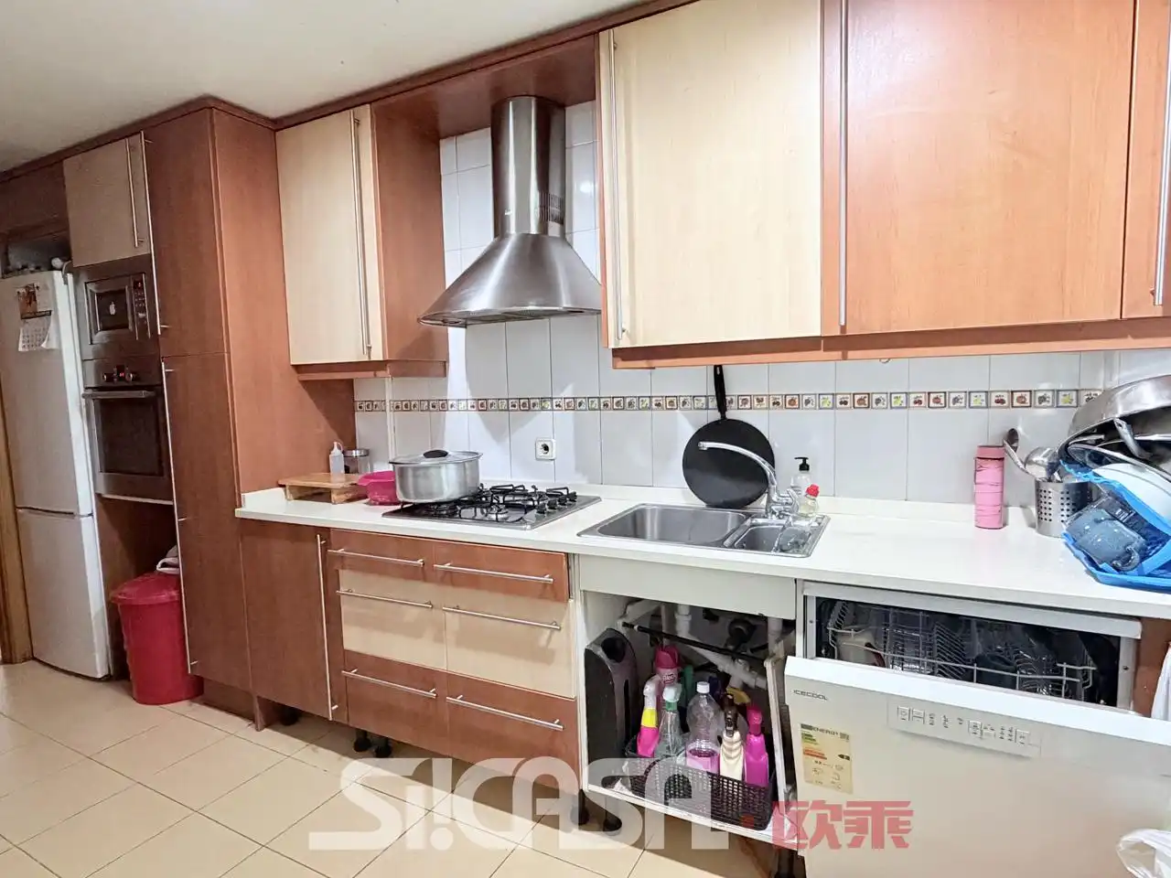Kitchen of Flat for sale in Parla  with Air Conditioner and Storage room