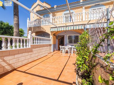 Bungalow con balcone in vendita a Los Arenales del Sol