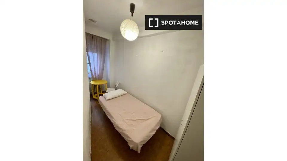 Schlafzimmer von Wohnung zur untervermieten in Madrid mit Klimaanlage und Terrasse