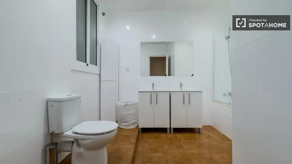 Flat with terrace to rent in Ciutat Vella, imagen 5