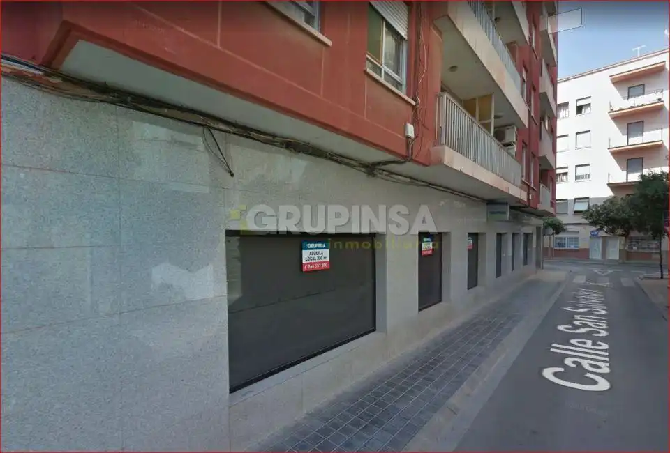Local comercial en alquiler en Centro