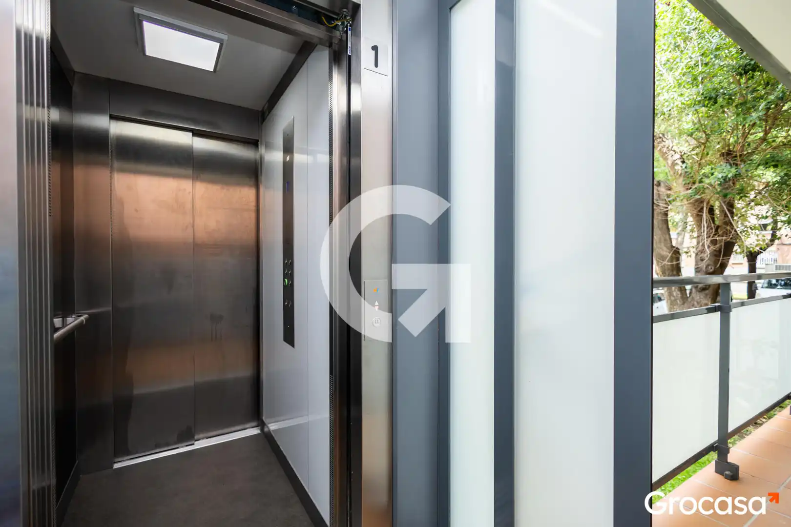 Flat for sale in Barcelona  with Air Conditioner, Heating and Furnished