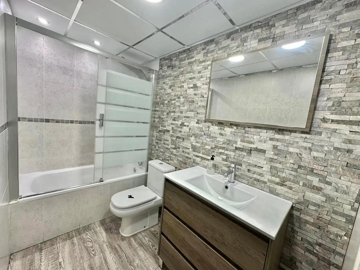 Badezimmer von Wohnung zum Verkauf in Alcantarilla mit Klimaanlage, Möbliert und Balkon