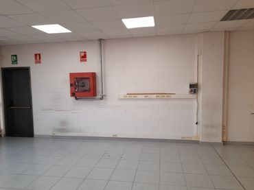 Locale commerciale in affitto a Carrer Batista i Roca