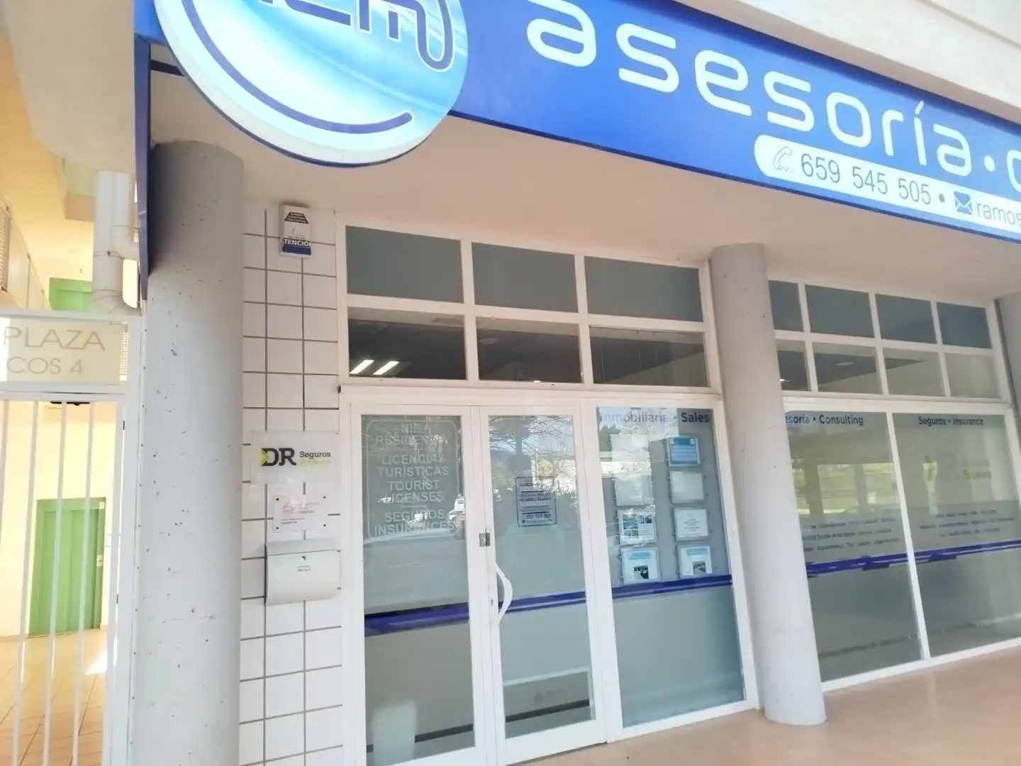 Büro zur Miete in L'Alfàs del Pi mit Klimaanlage, Heizung und Möbliert
