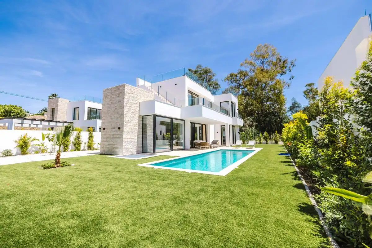 Casa amb piscina en venda a Urbanizacion Señorio De Cortes, imagen 2
