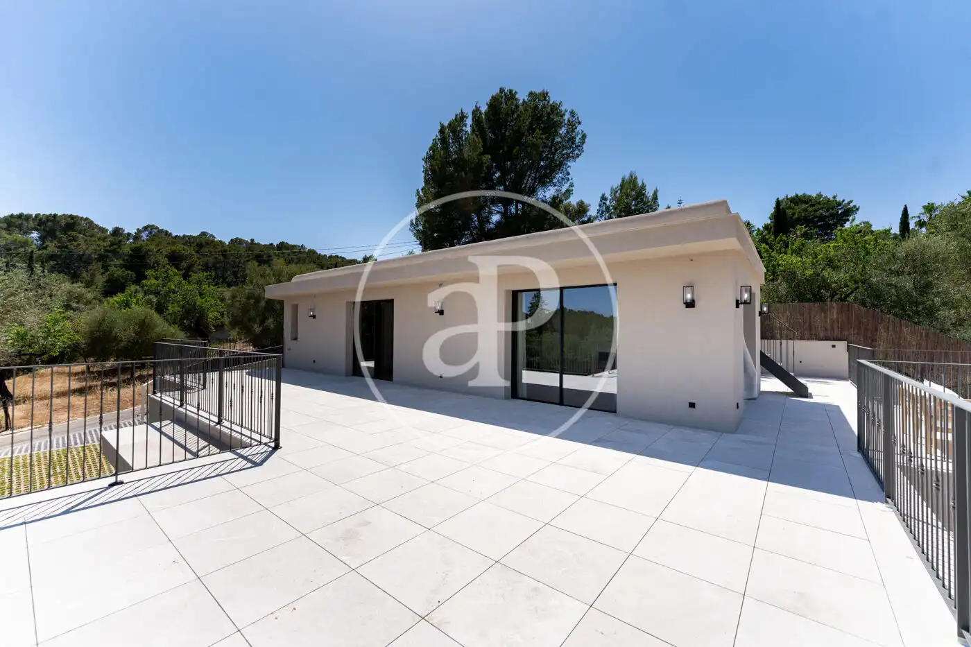 Vista exterior de Pis en venda en Calvià amb Aire condicionat, Calefacció i Jardí privat