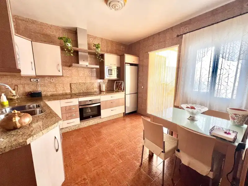 Cuina de Casa o xalet en venda en Málaga amb Aire condicionat, Terrassa i Moblat