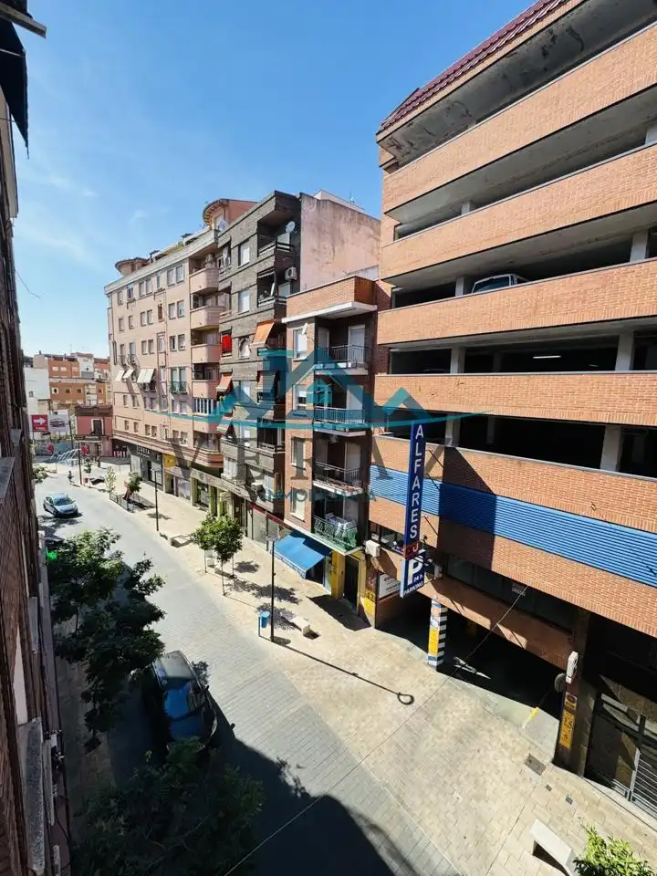 Außenansicht von Wohnung zum Verkauf in Talavera de la Reina mit Heizung, Terrasse und Möbliert