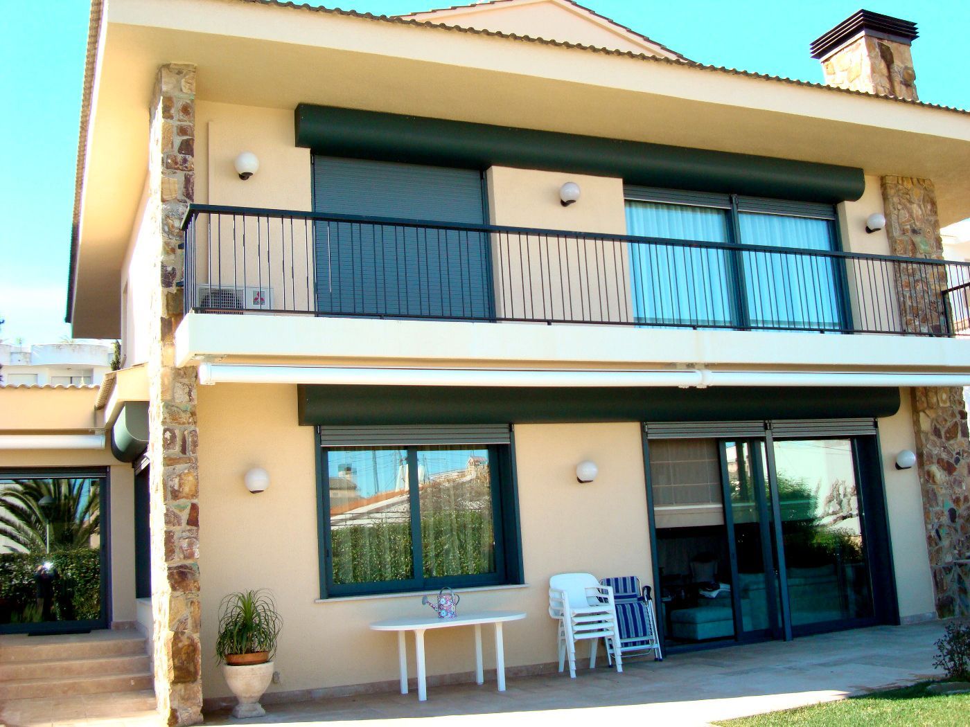 Exterior view of House or chalet for sale in Cambrils  with Air Conditioner, Private garden and Storage room