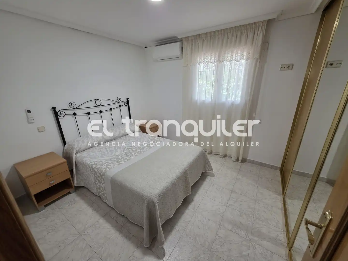 Flat for rent in Calle Escalona, Aluche