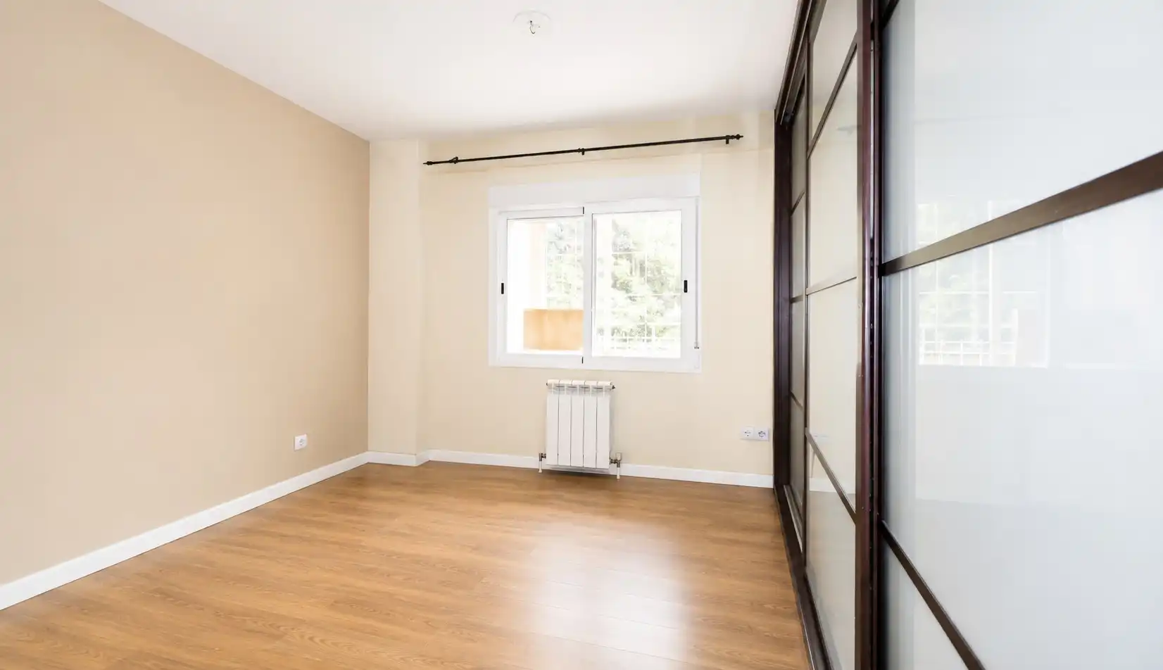 Habitación de Piso en venta en Móstoles con Calefacción, Jardín privado y Terraza