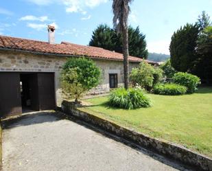 Jardí de Finca rústica en venda en Mazcuerras amb Balcó