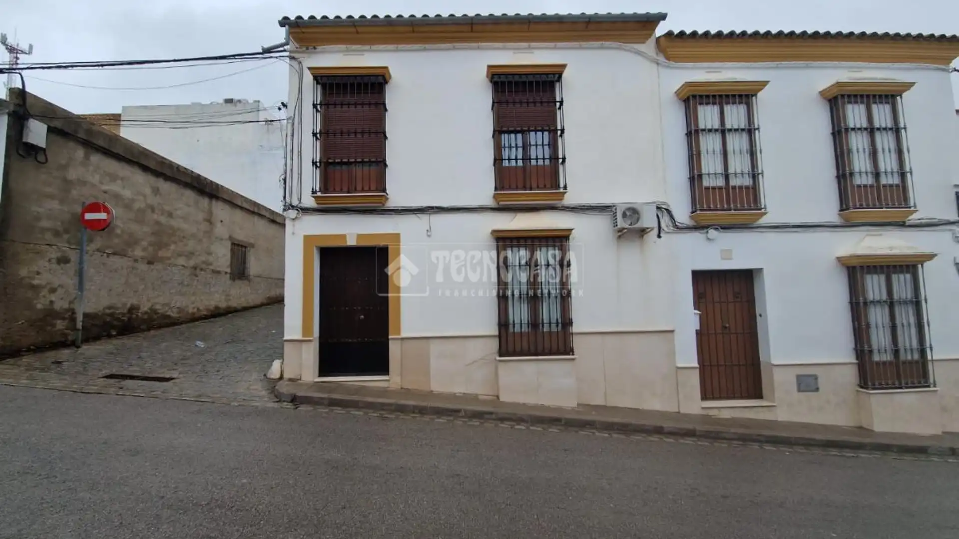 Vista exterior de Casa o xalet en venda en Osuna amb Aire condicionat i Balcó