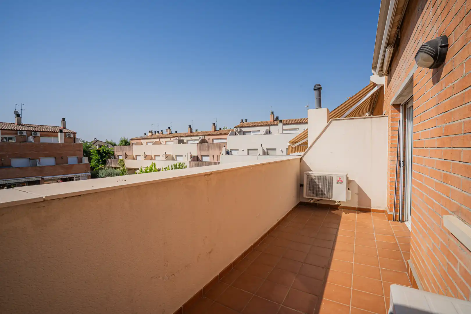 Terrassa de Casa adosada en venda en Castellar del Vallès amb Aire condicionat, Calefacció i Jardí privat