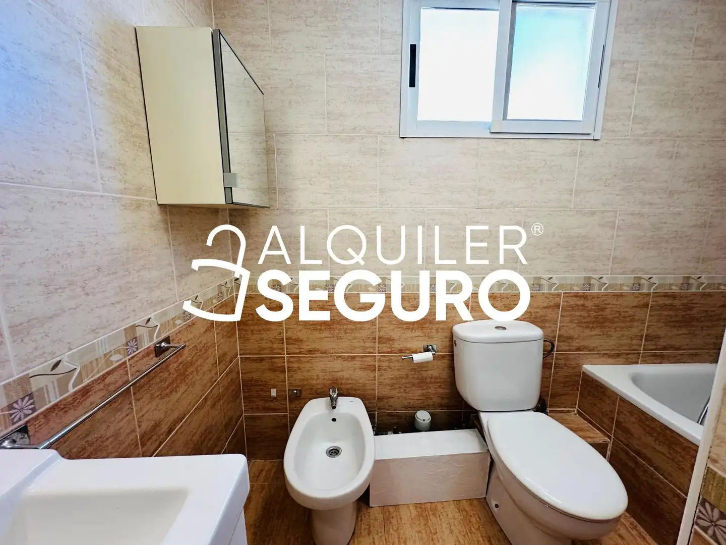 Bathroom of Flat for rent in Valencia  with Air Conditioner