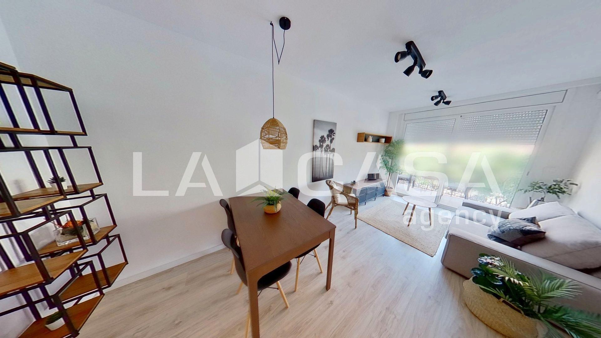 Living room of Flat for sale in  Barcelona Capital  with Air Conditioner, Heating and Parquet flooring