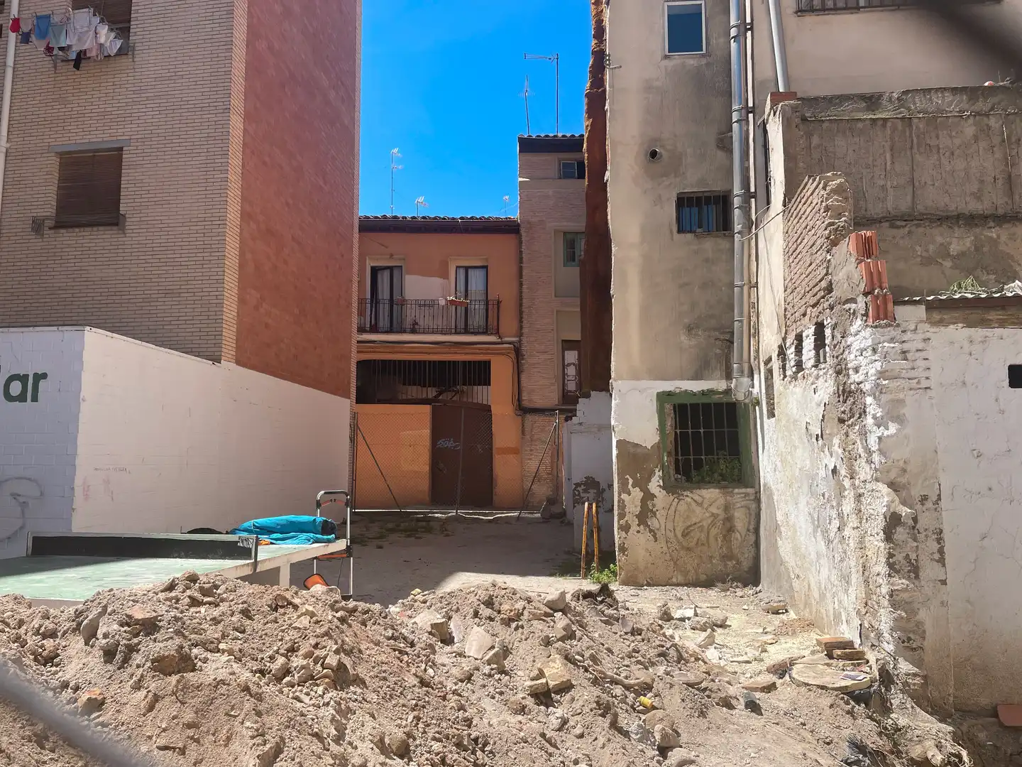 Außenansicht von Residential zum Verkauf in Zaragoza