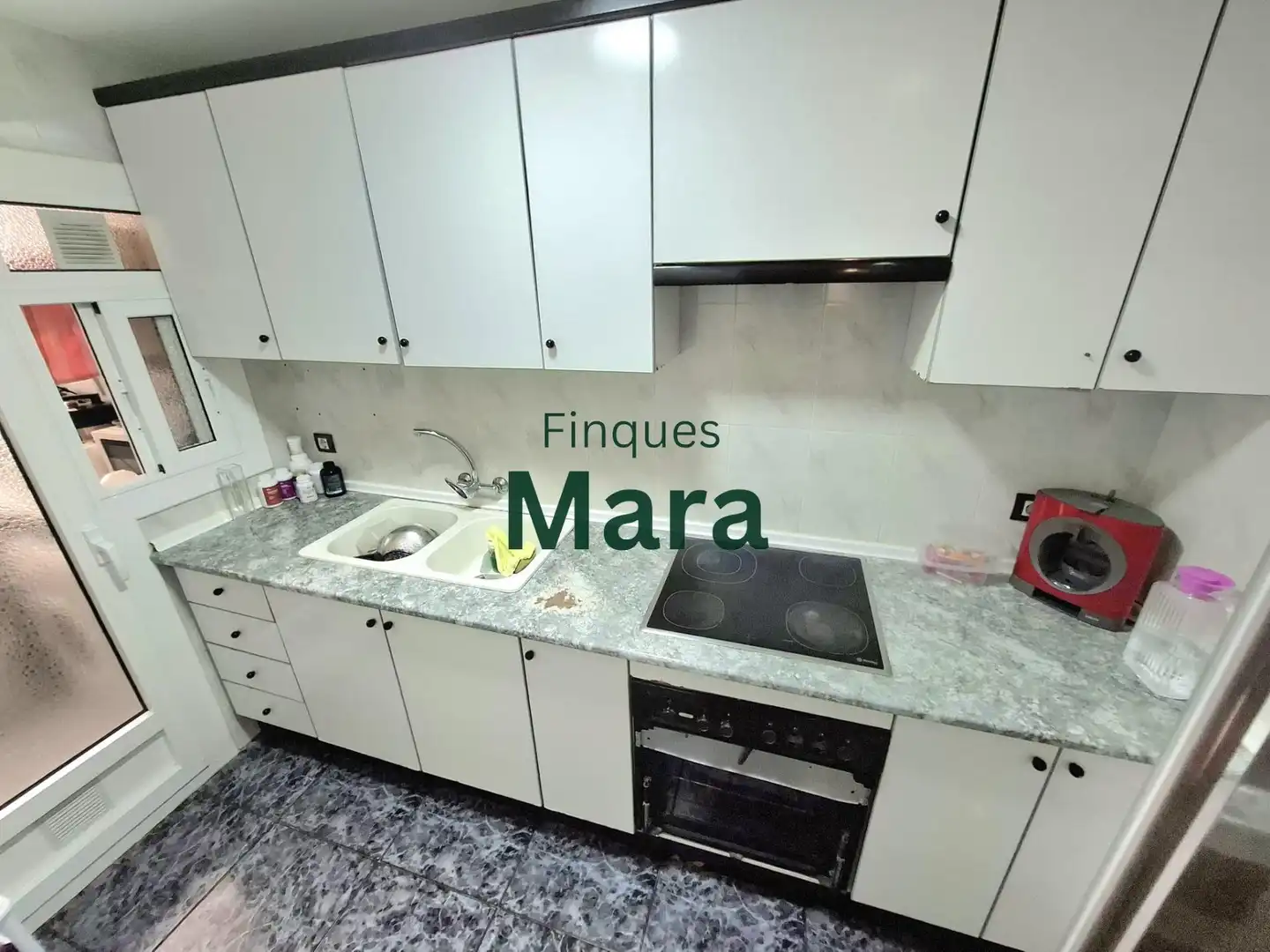 Cocina de Piso en venta en Sant Boi de Llobregat con Aire acondicionado, Parquet y Balcón