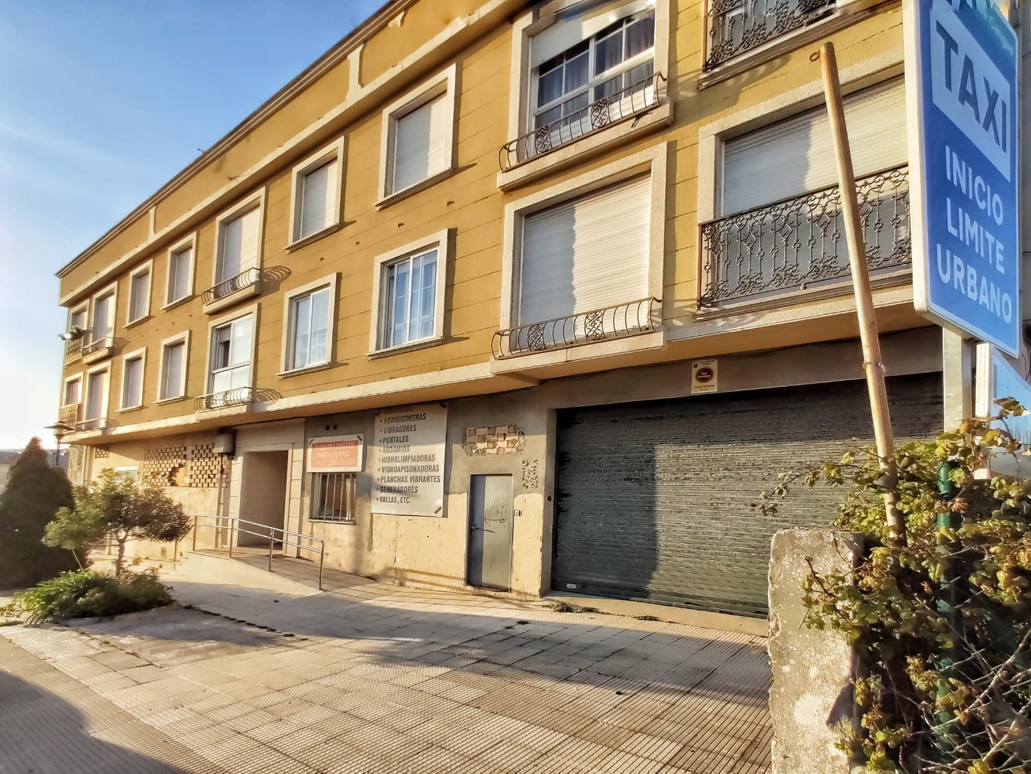 Exterior view of Premises for sale in Cangas 