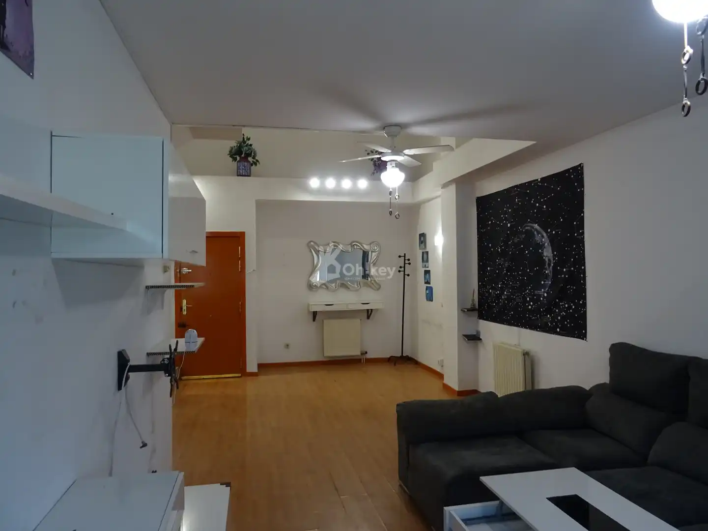 Sala d'estar de Pis en venda en Madrid amb Calefacció i Jardí privat