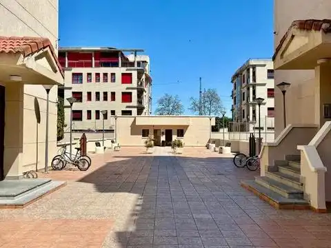 Vista exterior de Dúplex en venta en Ciudad Real con Aire acondicionado, Calefacción y Trastero